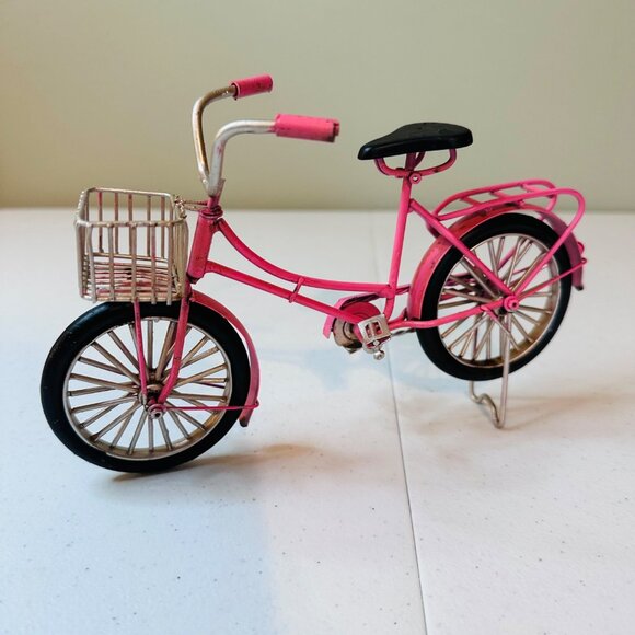 Small Pink Metal Bicycle Decoration With Basket & Stand - Wheels and Pedals Move - Picture 1 of 8